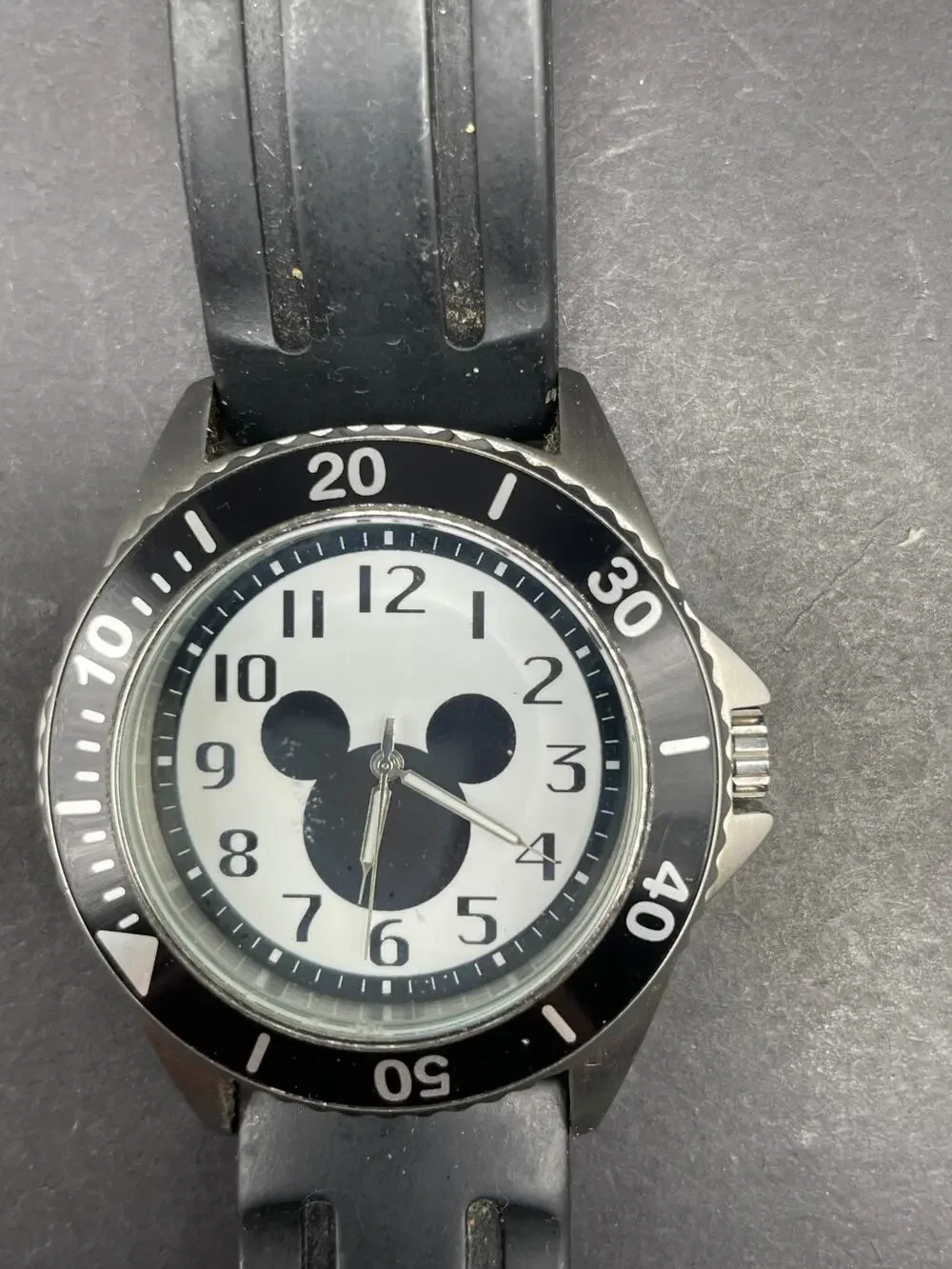 Disney Mickey Mouse Watch ewatchfactory P234-2657-4 Black Dive Style Rubber Band